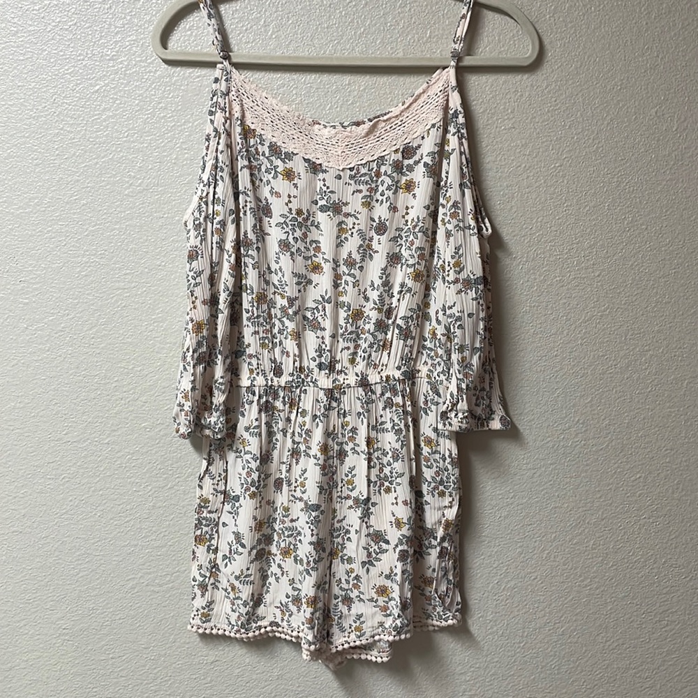 Flower patterned romper